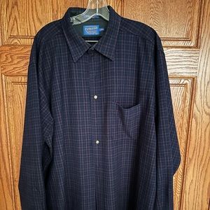 Pendleton Wool XXL Long Plaid Shirt
In excellent shape. Barely worn.